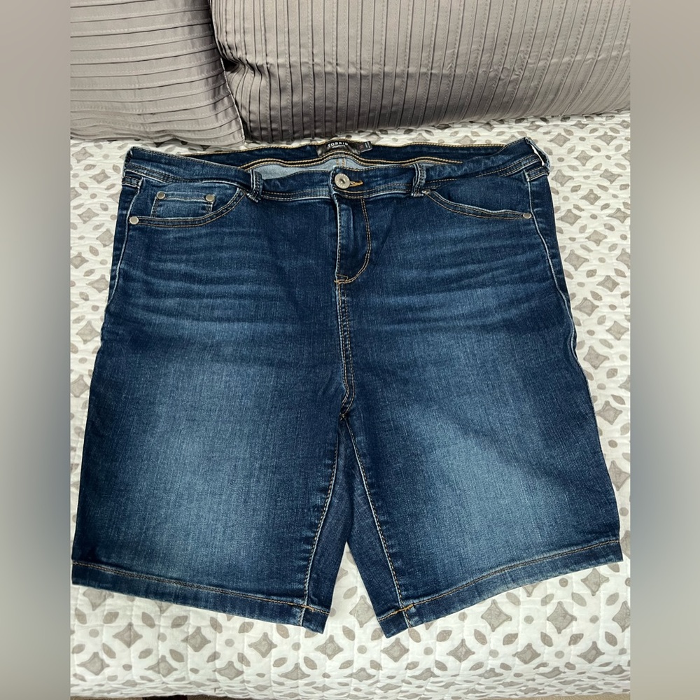 MIdfit Bermuda short